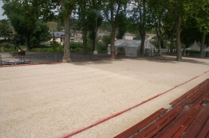 Dernières heures de quiétude pour les carrés d'honneur tracés en bordure du Lot.