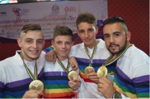 Médailles d'or et maillots arc-en-ciel pour 