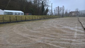 Même si ils sont réputés pour leur bonne capacité d'absorption de l'eau, les terrains cransacois offriront des conditions de jeu pour le moins particulières auxquelles les seniors et autres féminines devront s'adapter s'ils veulent continuer à exister. 