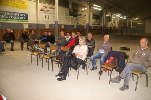 Des chaises vides et seulement 15 adhérents qui ont participé à cette assemblée générale. Tout simplement désolant. 