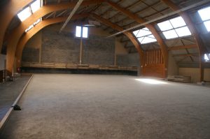 Un ensemble aéré et lumineux prêt à accueillr 16 à 18 terrains pour des parties amicales mais aussi des concours officiels.
